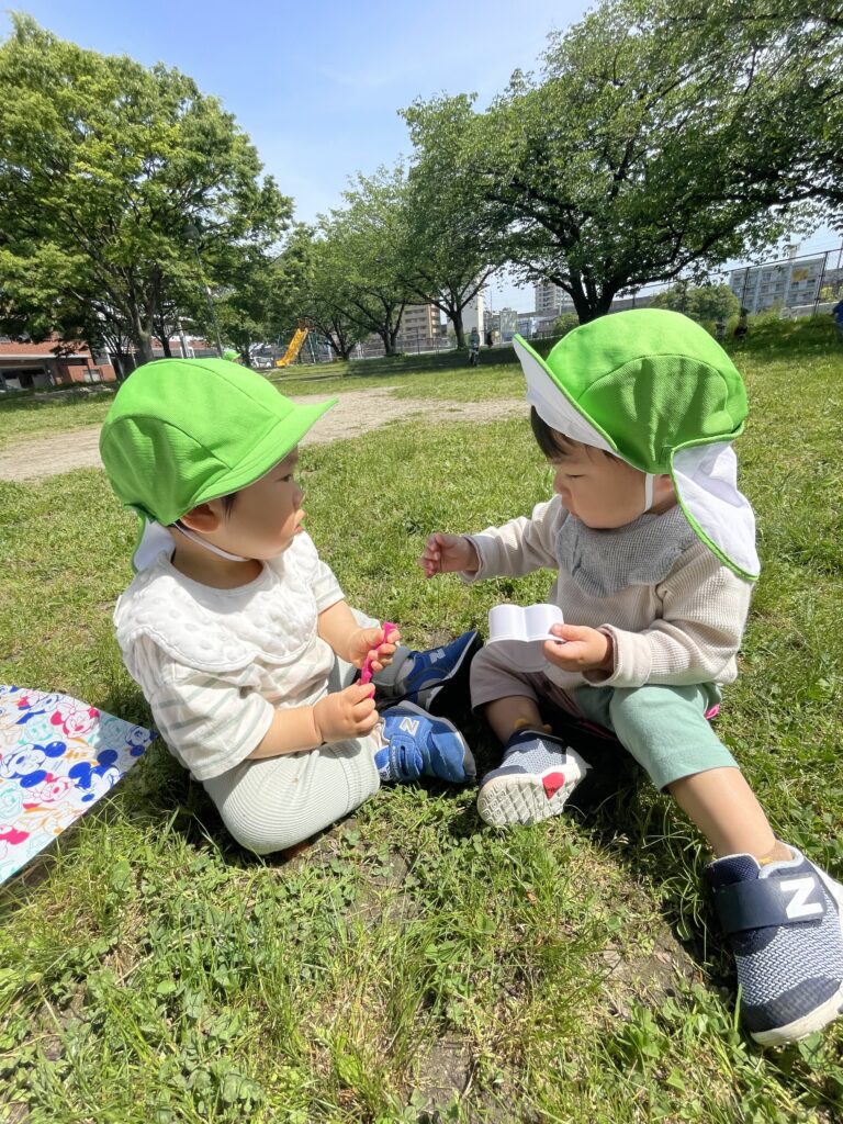 公園で遊びました😊