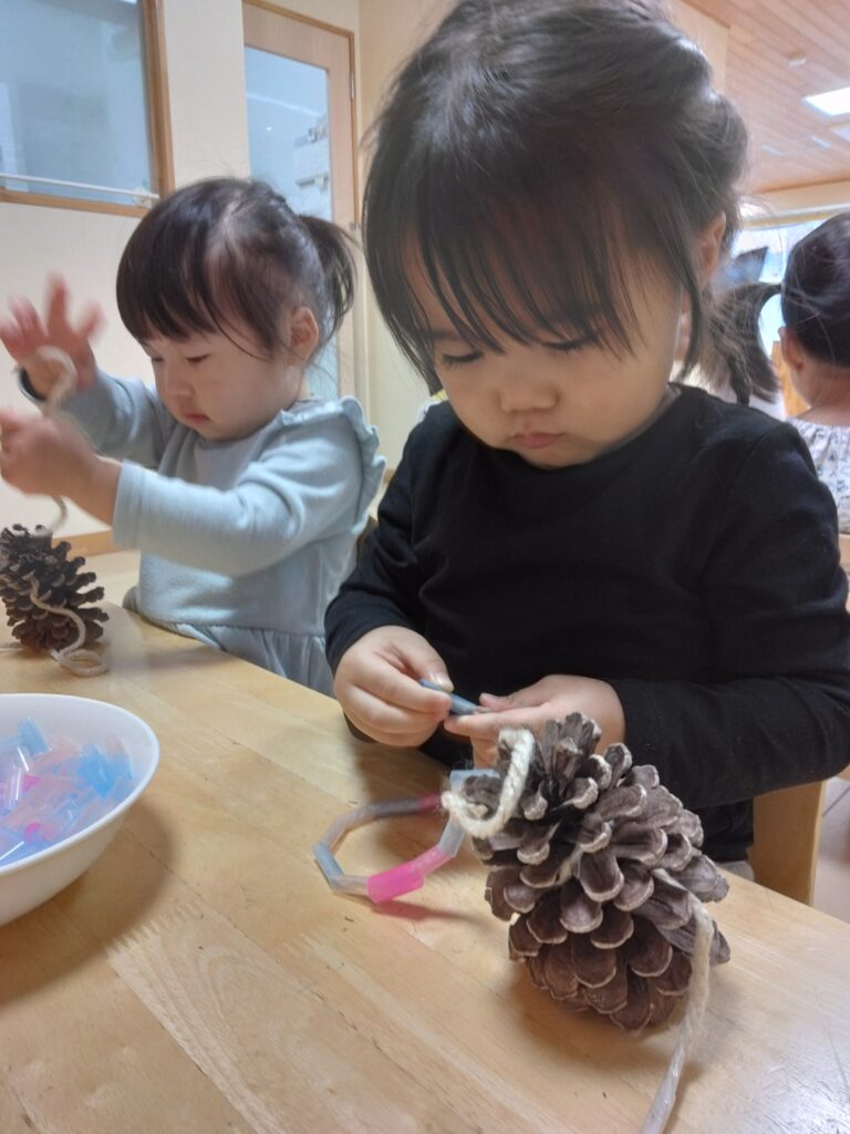 まつぼっくりペンダント