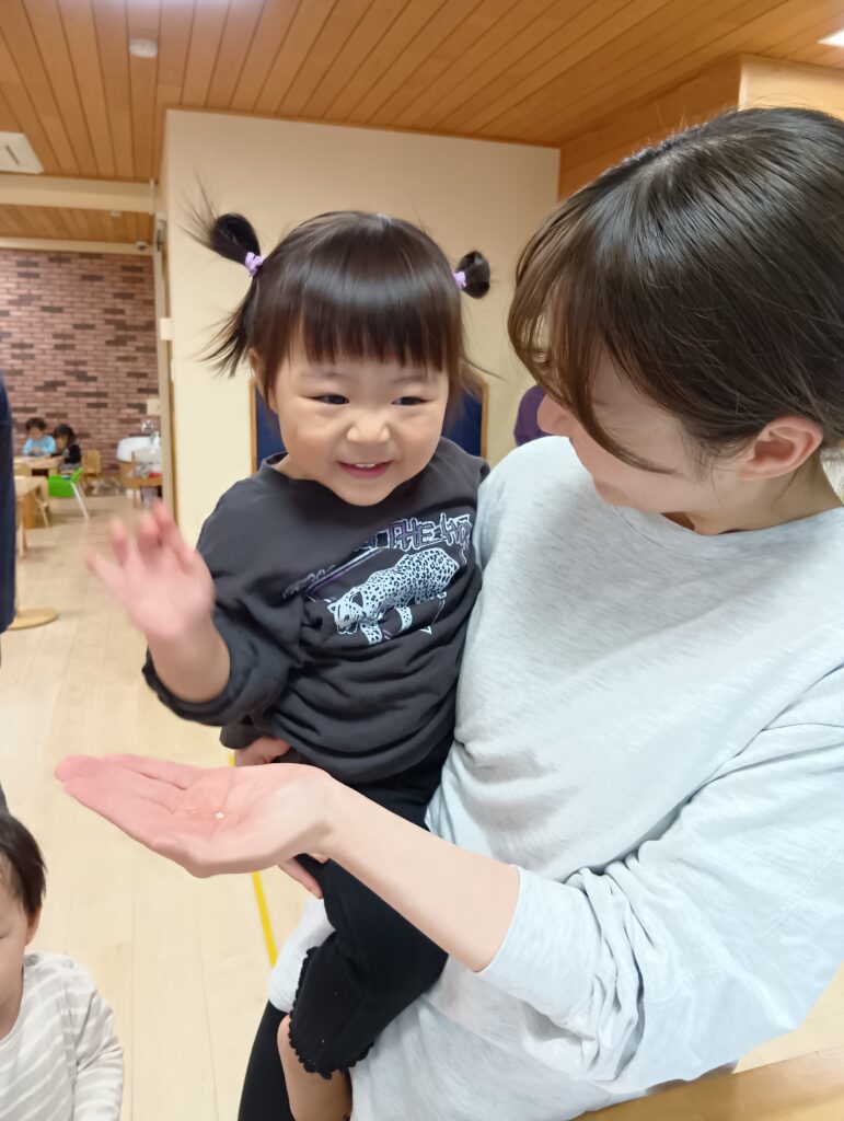 あられが降ってきた