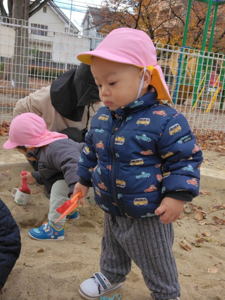 紙飛行機飛ばすぞ