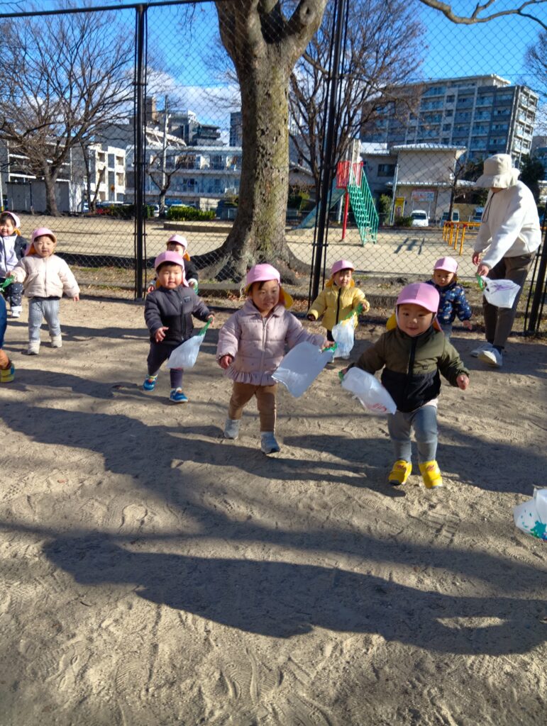 たこ〜たこ〜あーがれ