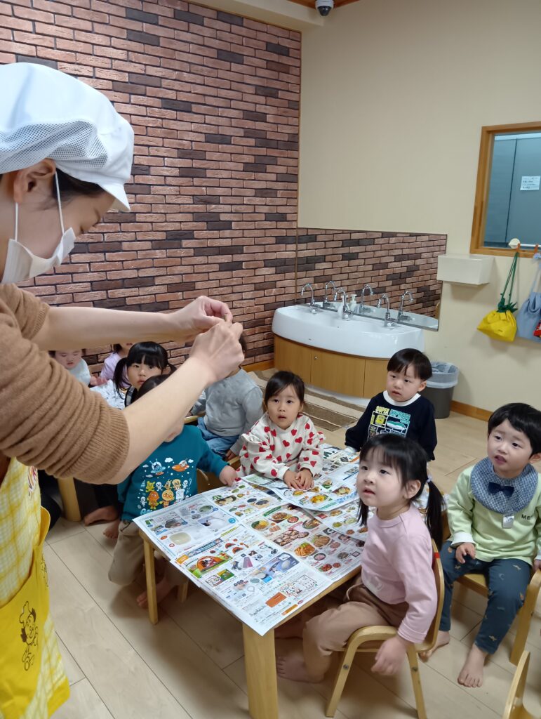 スナップえんどうの筋取り